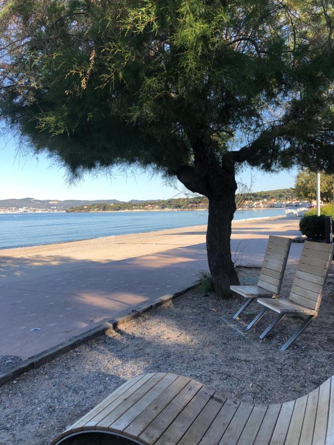 Appartement bord de mer avec terrasse Saint-Cyr-sur-Mer Extérieur photo